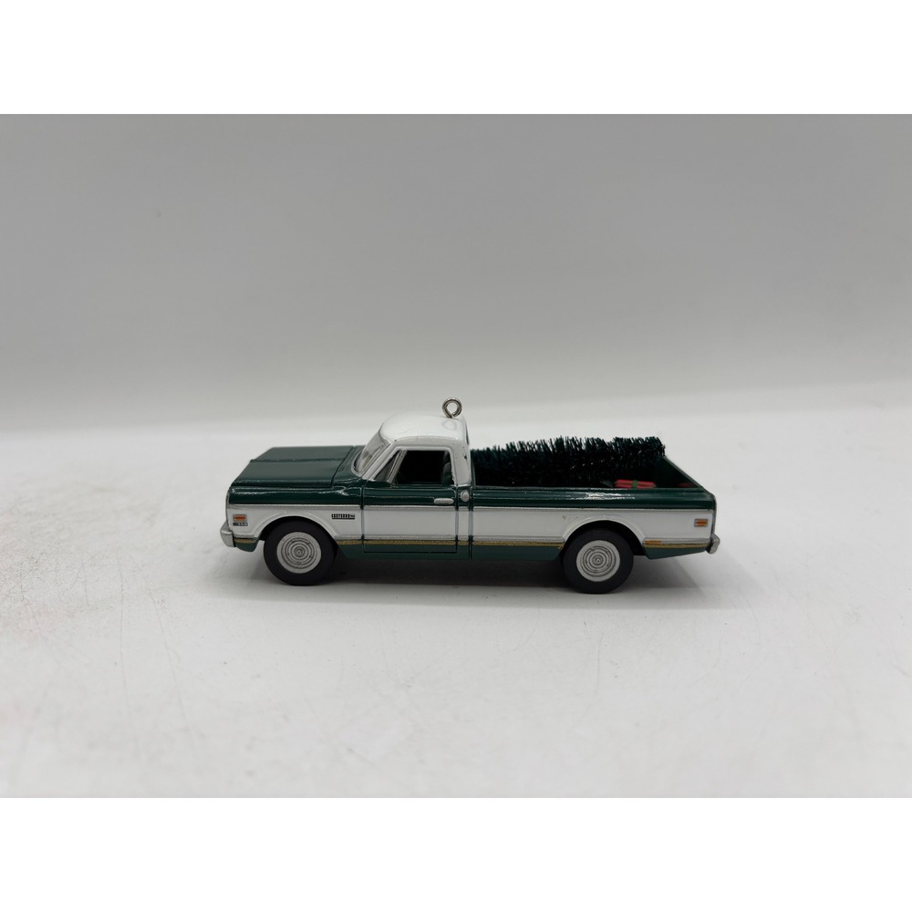 Hallmark Keepsake Ornament 2003 1972 Chevrolet Cheyenne Super 9th in Series